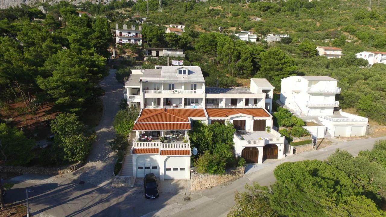 As Brela Exterior foto